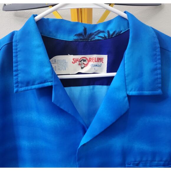 Shoreline Hawaii Short Sleeve Shirt Size Large Button-up 100% Polyester - Picture 2 of 4